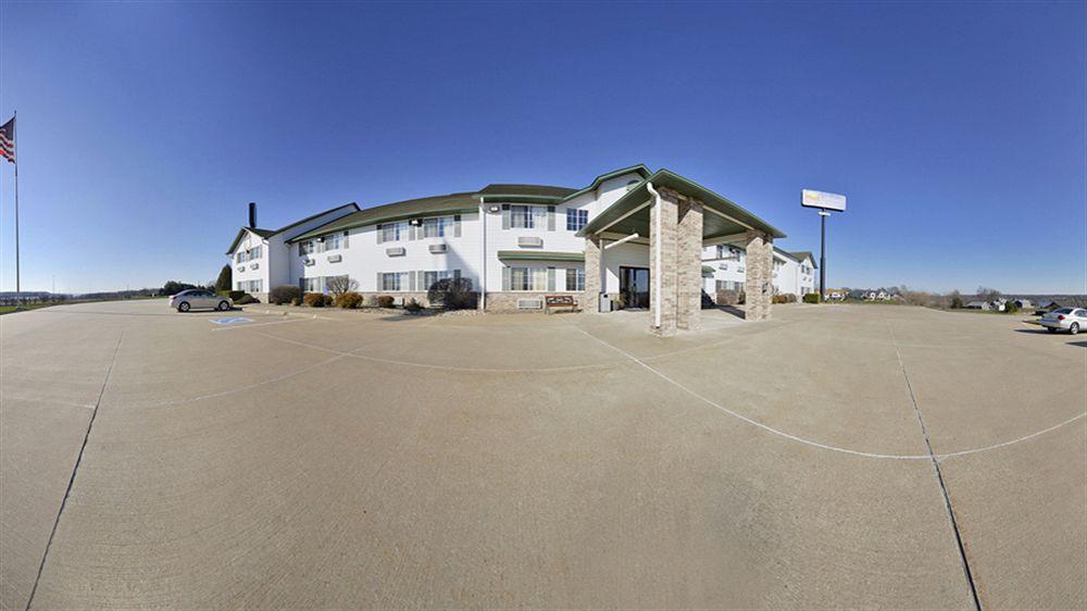 Comfort Inn & Suites Riverview Near Davenport And I-80 Le Claire Exterior foto