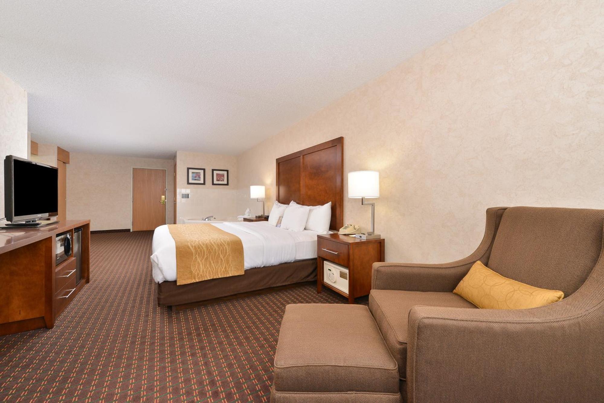 Comfort Inn & Suites Riverview Near Davenport And I-80 Le Claire Quarto foto